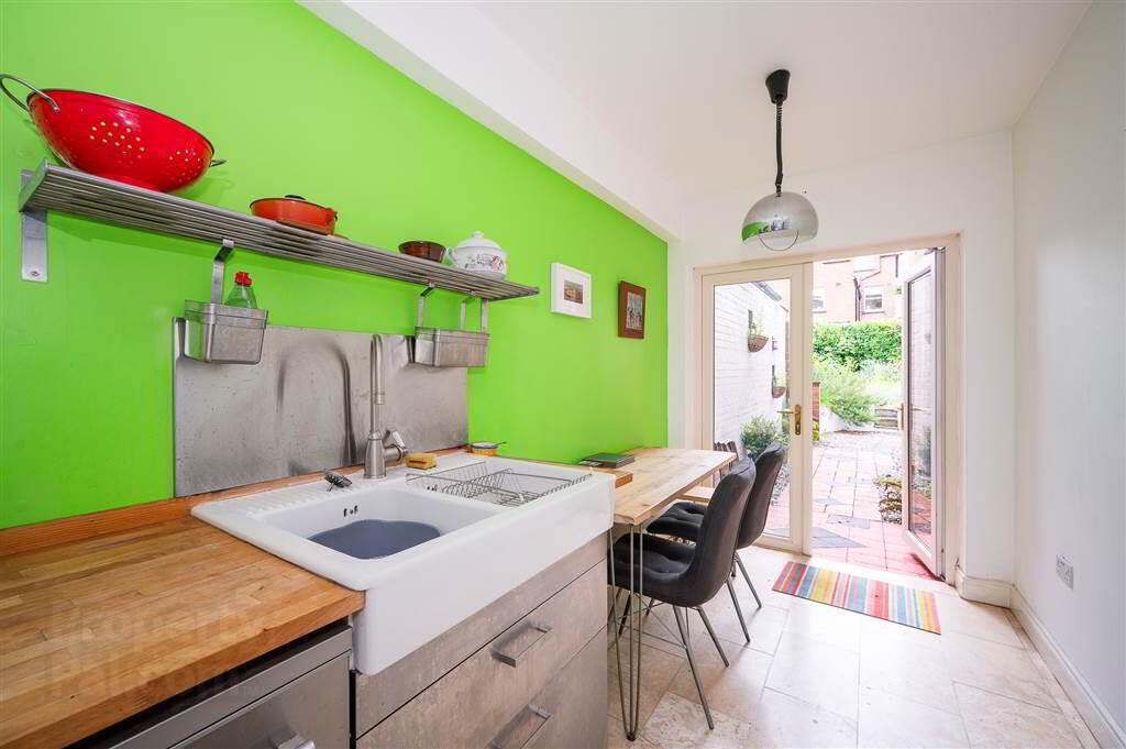Apt 1, 59 Marlborough Park North 7 of 17