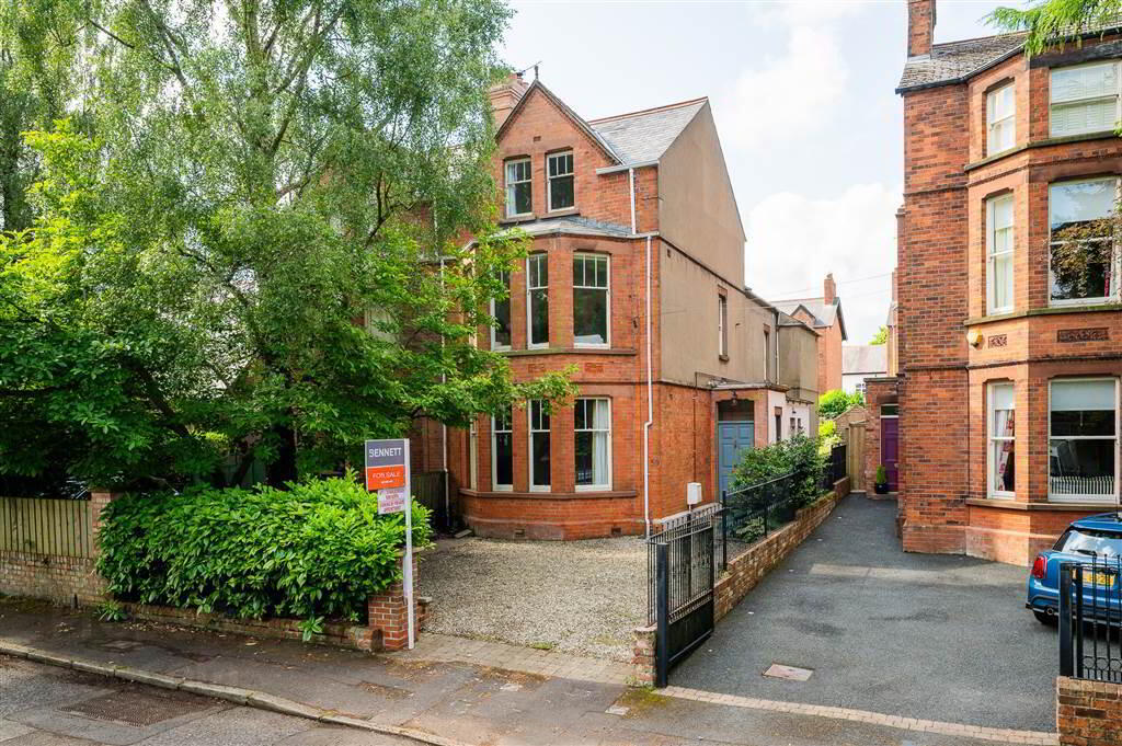 Apt 1, 59 Marlborough Park North 1 of 17