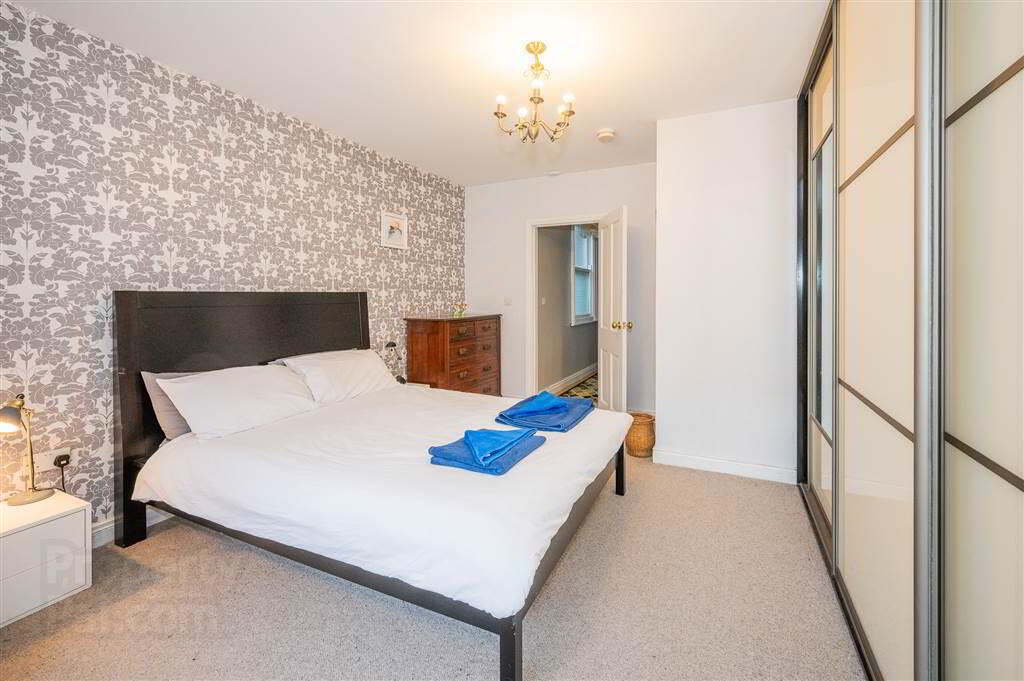 Apt 1, 59 Marlborough Park North 9 of 17