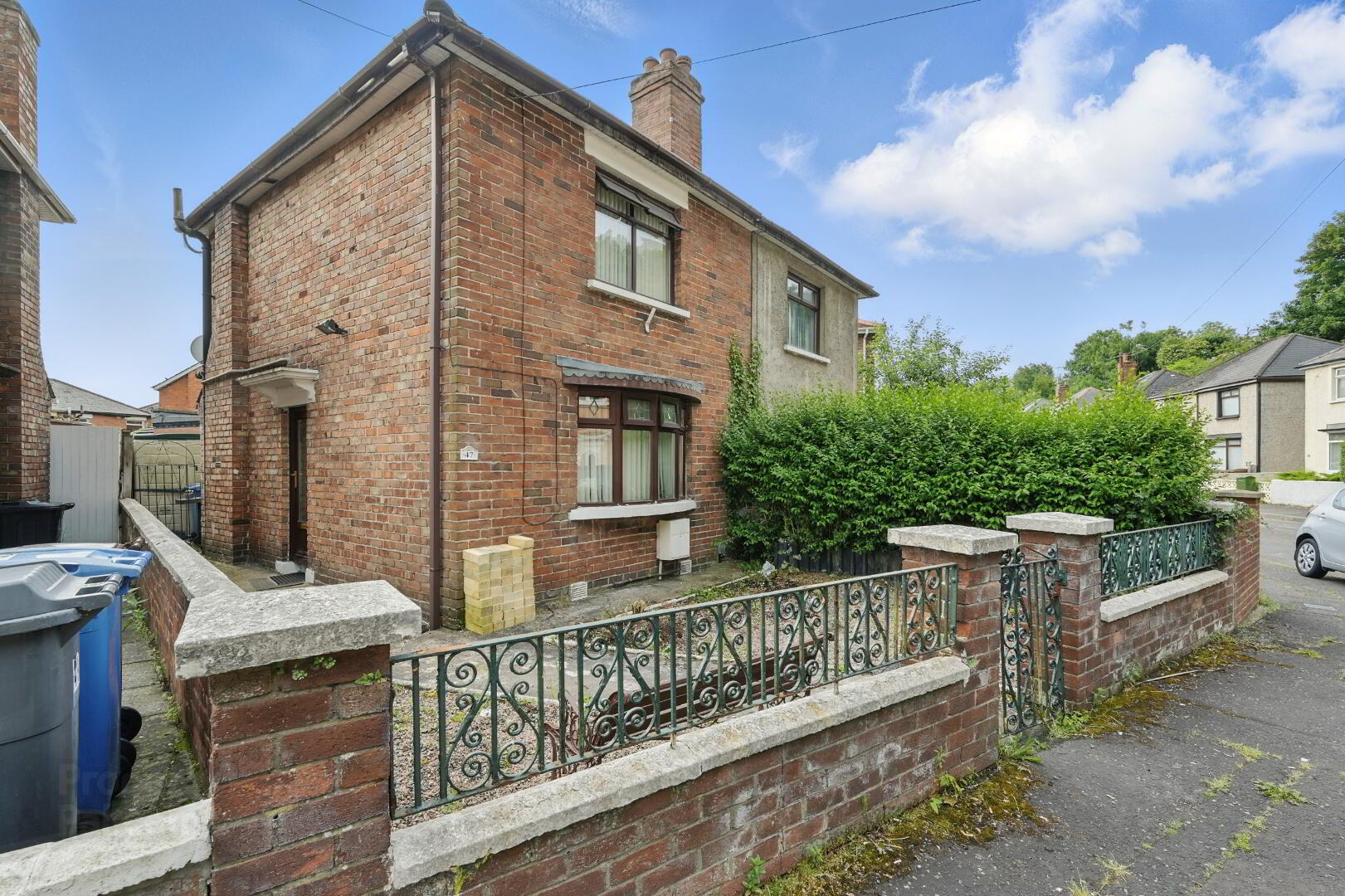 47 Fortwilliam Crescent 1 of 15