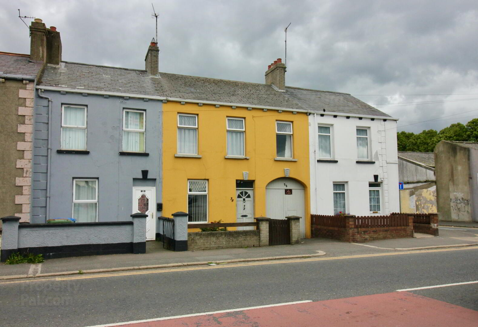 38 Avenue Road 1 of 22