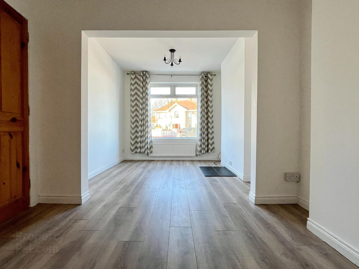 52 Gilford Road 4 of 16