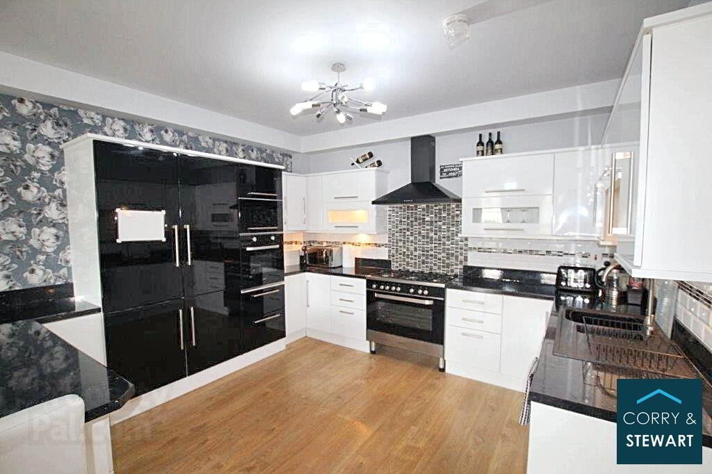 3 Highfield Court 8 of 14