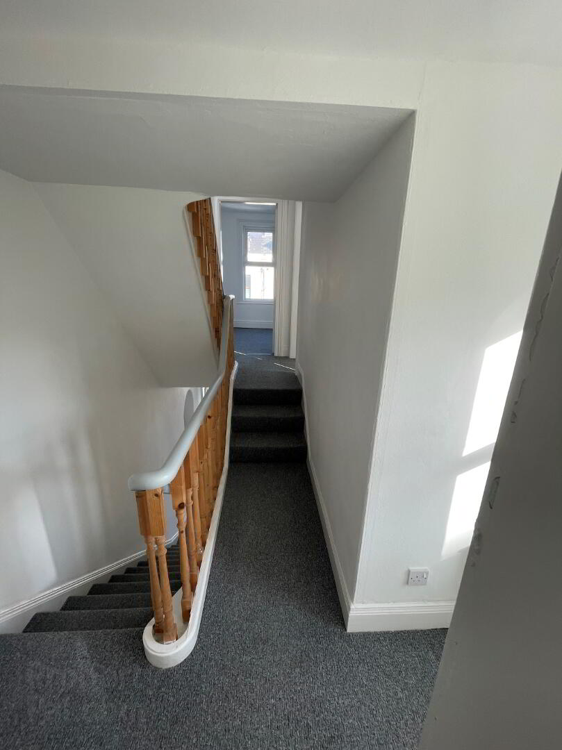 2 Adelaide Avenue 13 of 14