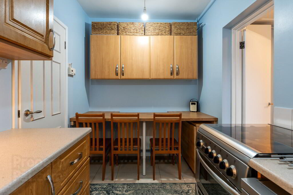 17 Daphne Street 7 of 14