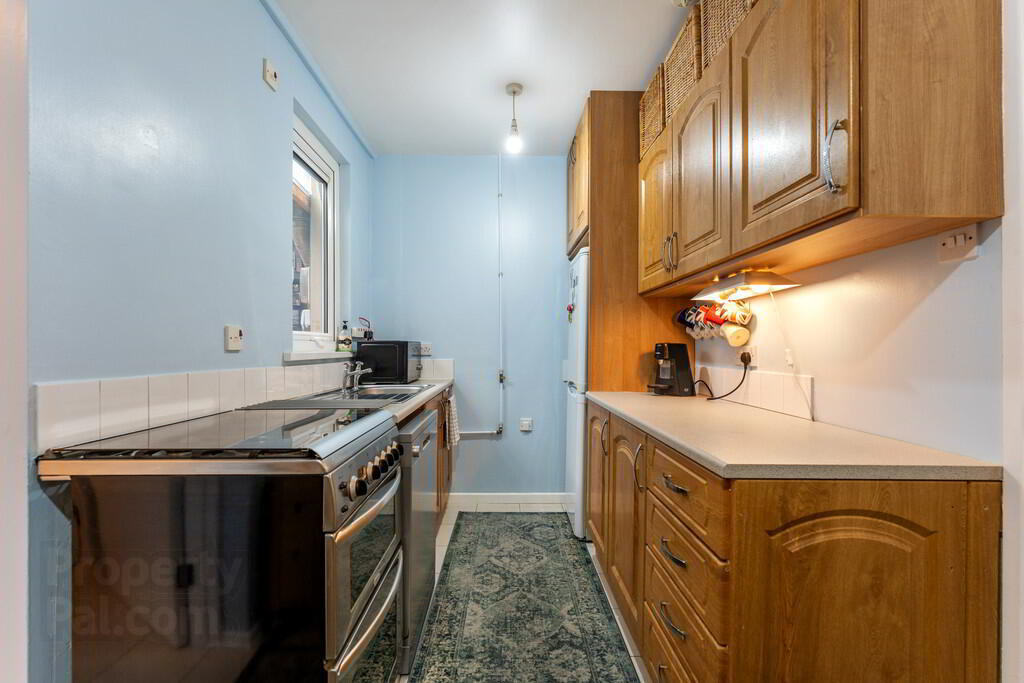 17 Daphne Street 5 of 14