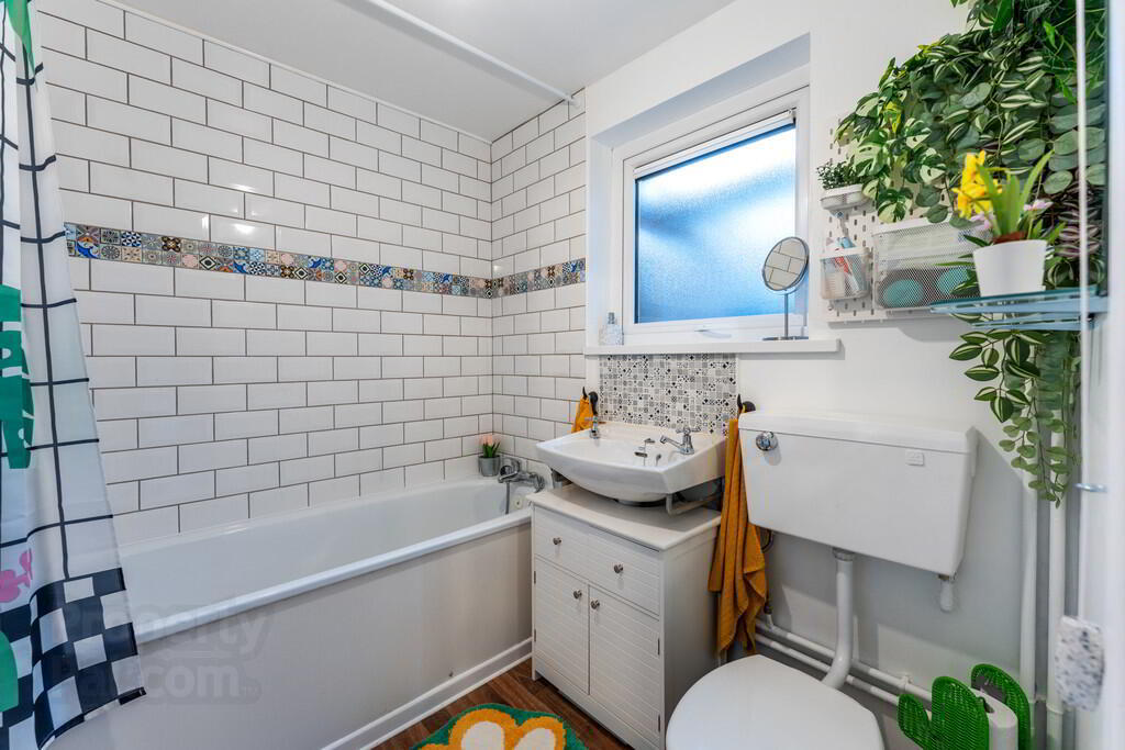17 Daphne Street 10 of 14