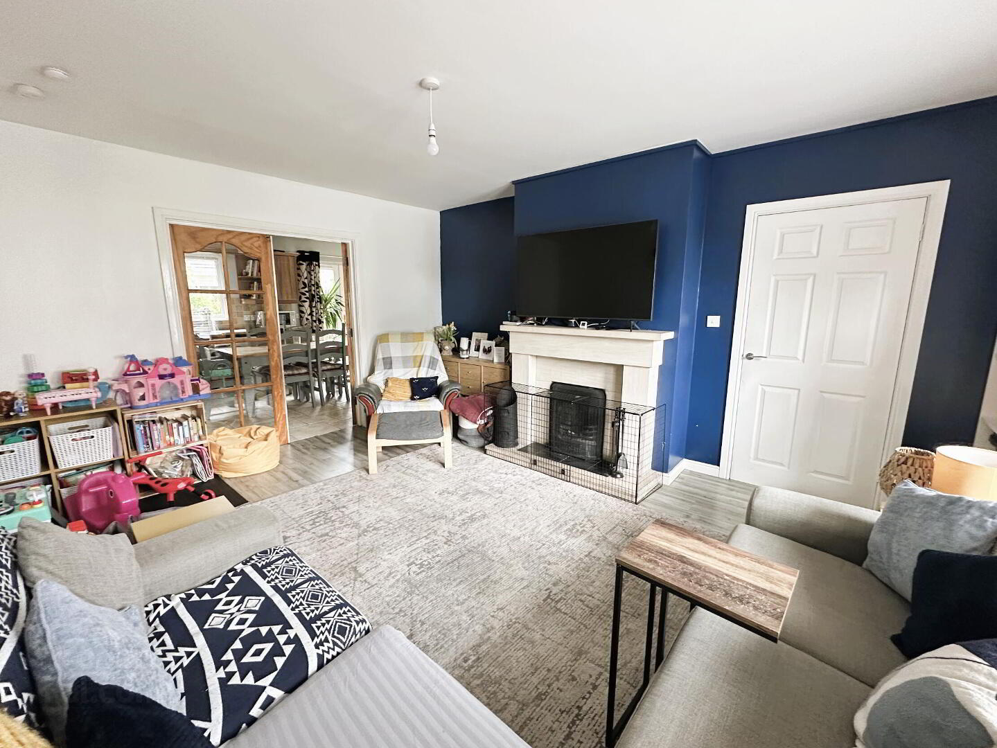 7 Strawhill Manor 6 of 19