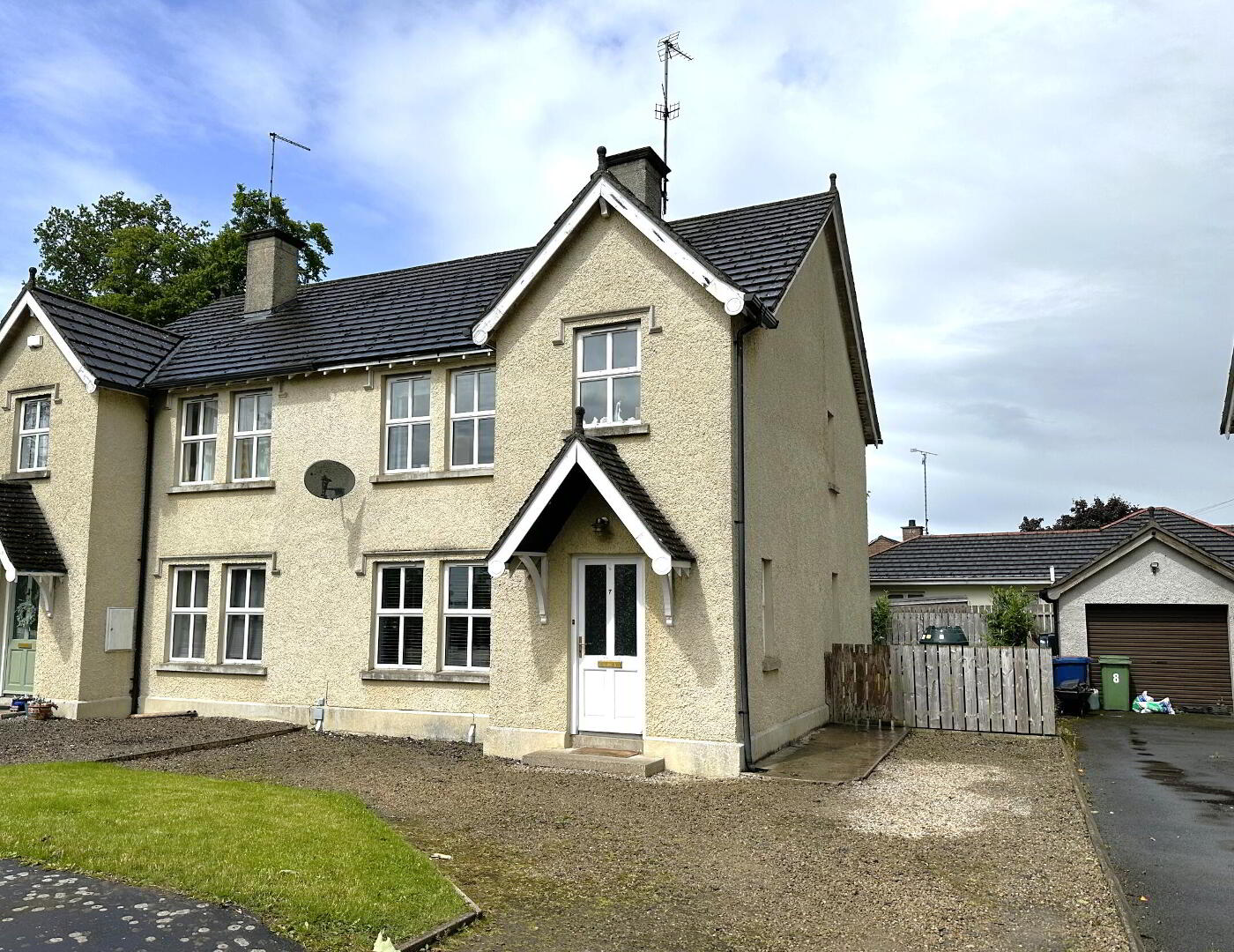 7 Strawhill Manor 1 of 19