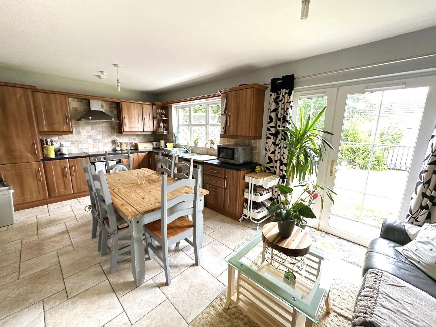 7 Strawhill Manor 8 of 19