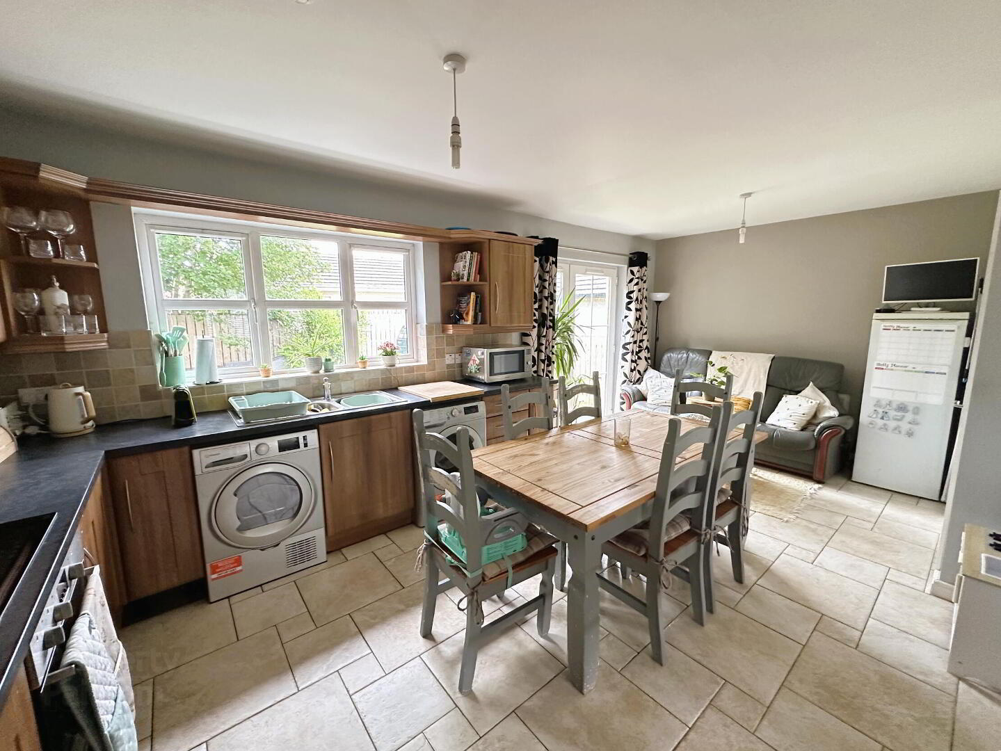 7 Strawhill Manor 9 of 19