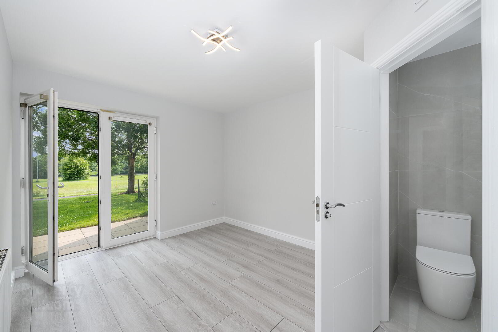 Apartment 38 Seagrave Drive 21 of 28
