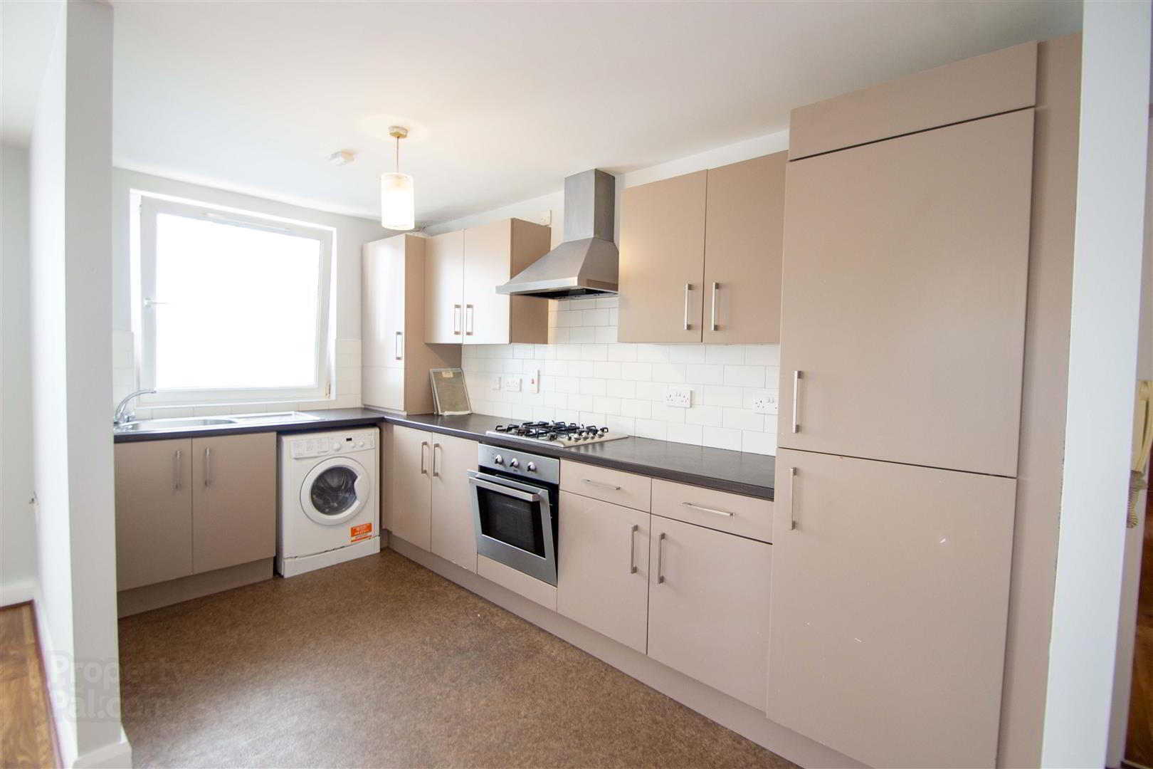 Apt 5 The Campbell Building, Falls Road / Clonard St 4 of 22