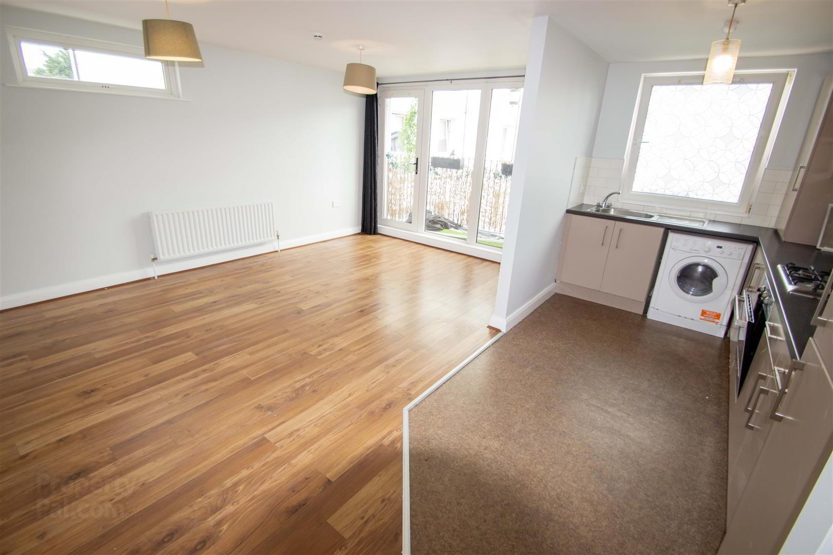 Apt 5 The Campbell Building, Falls Road / Clonard St 5 of 22