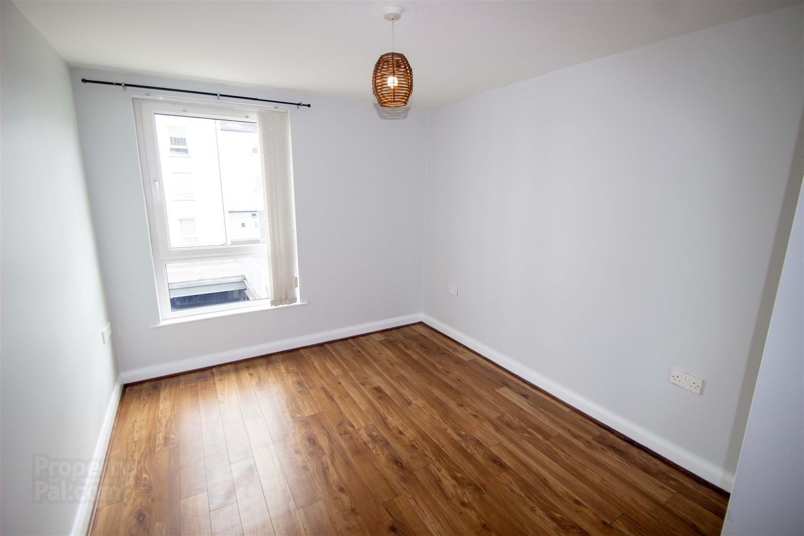 Apt 5 The Campbell Building, Falls Road / Clonard St 8 of 22