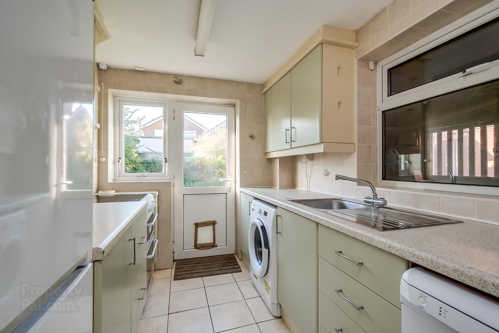 64 Downview Road 3 of 25