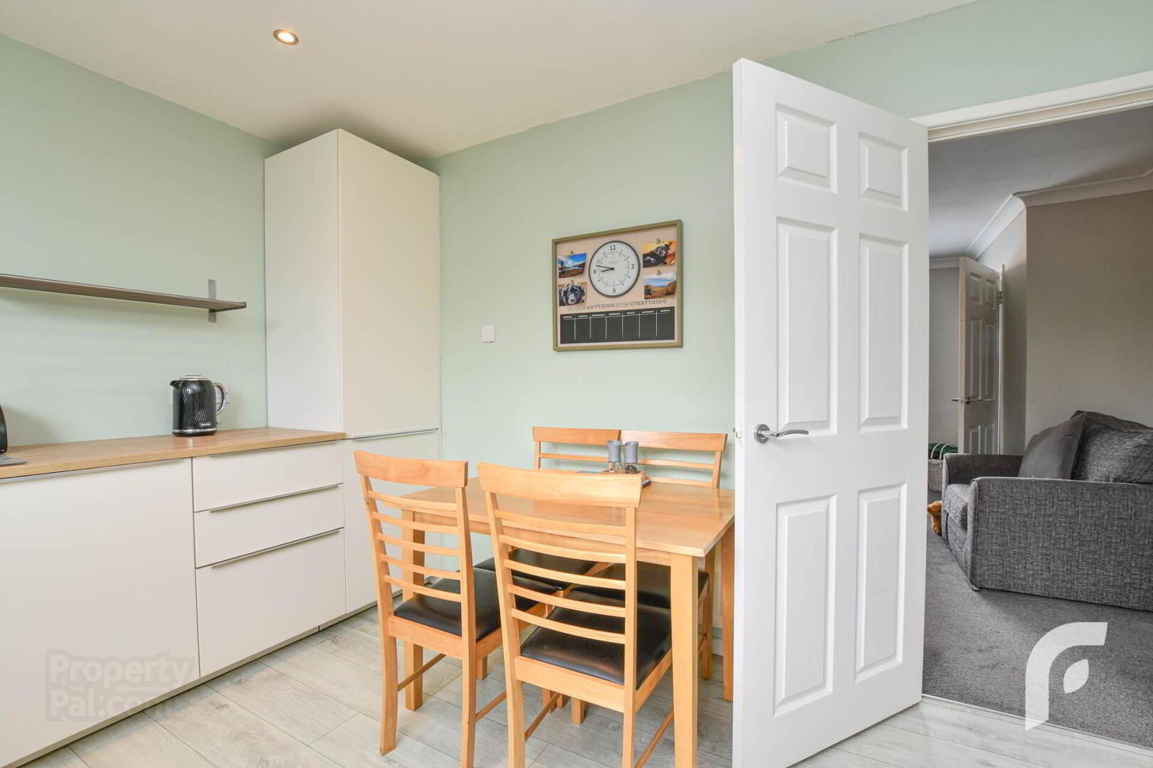 19 Monkstown Gardens 11 of 32