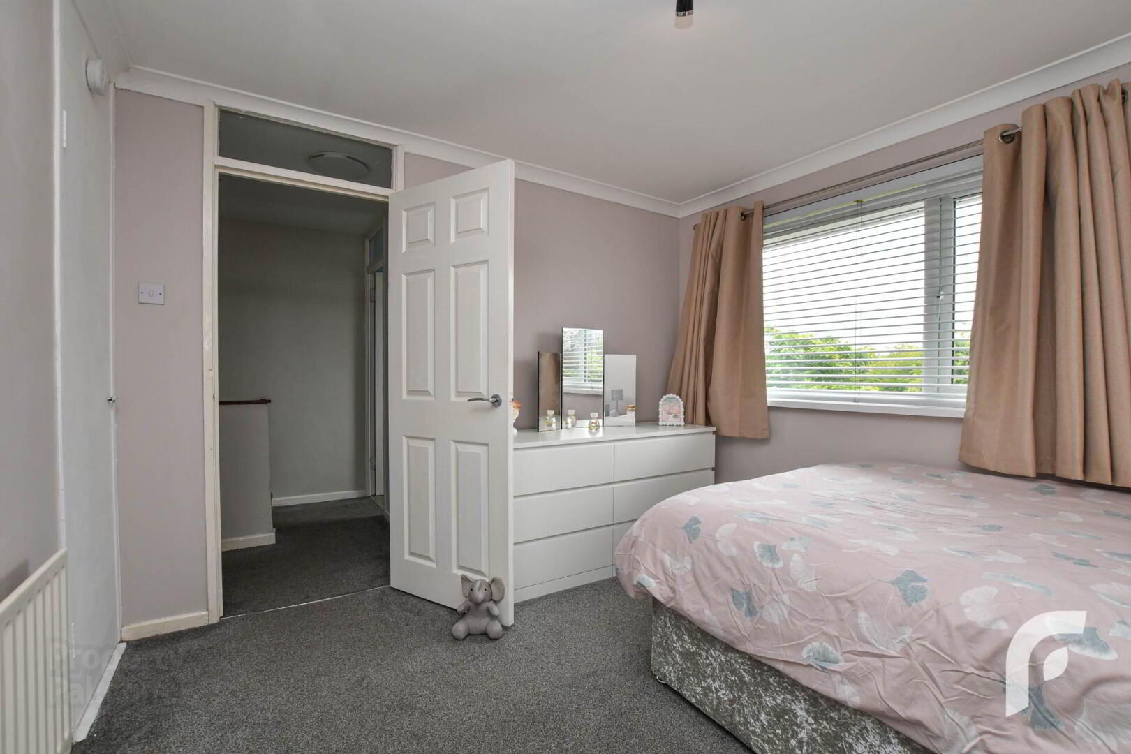 19 Monkstown Gardens 19 of 32