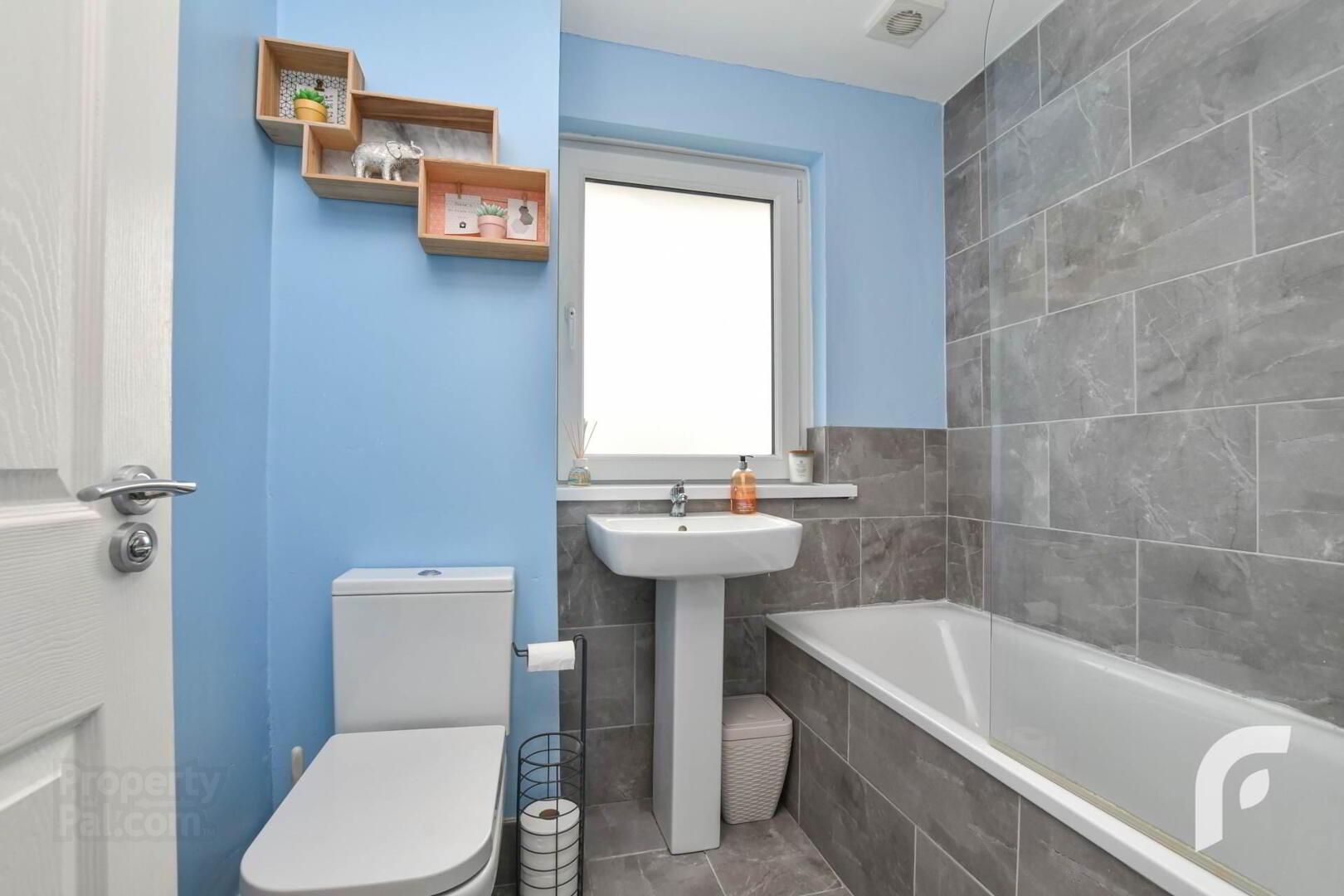 19 Monkstown Gardens 26 of 32