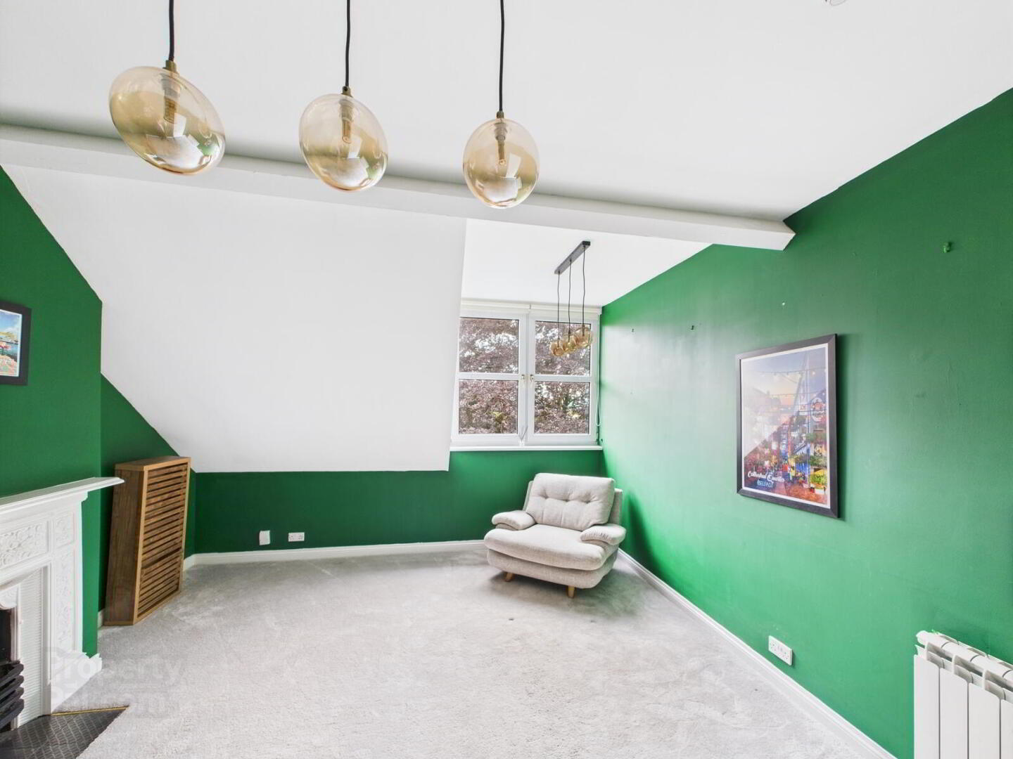 Apt 4, 28 Windsor Park 3 of 11