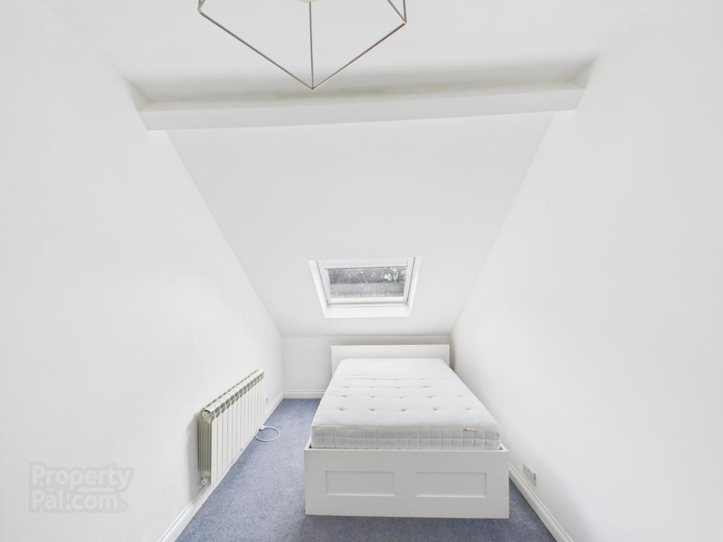 Apt 4, 28 Windsor Park 9 of 11