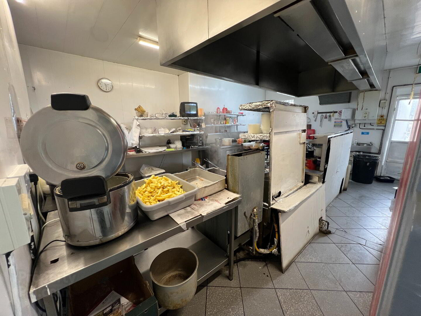 Hot Food Takeaway Unit, 113 Washingbay Road 5 of 13