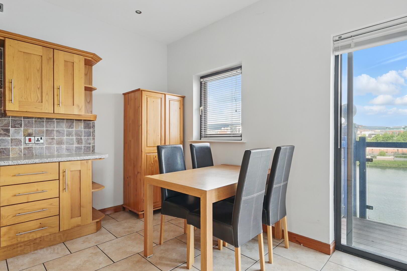 5 Ravenhill Reach Mews 8 of 27