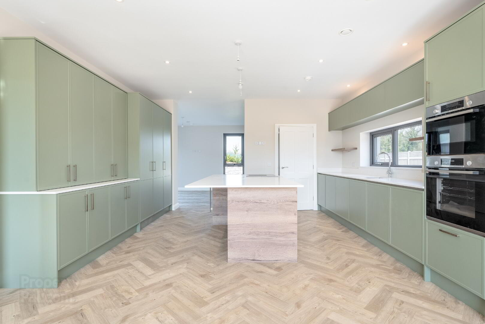 The Chalfield, Finlay Hall 9 of 20