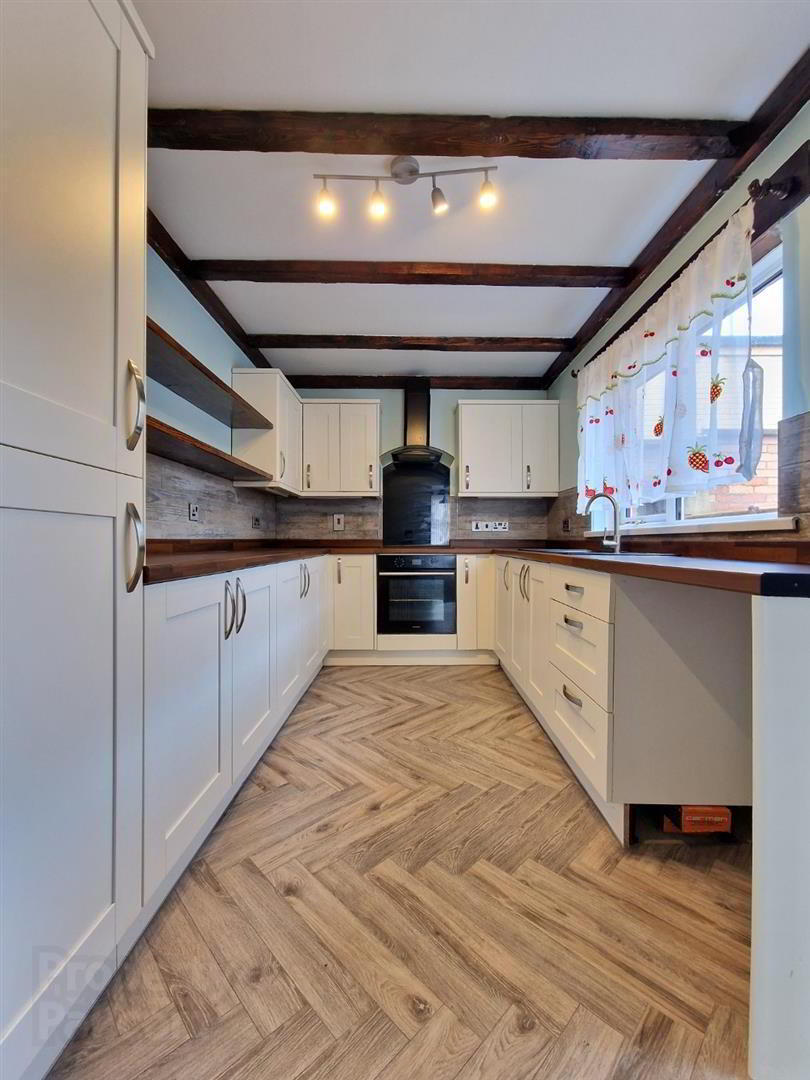 12 Crawfordsburn Road 8 of 18