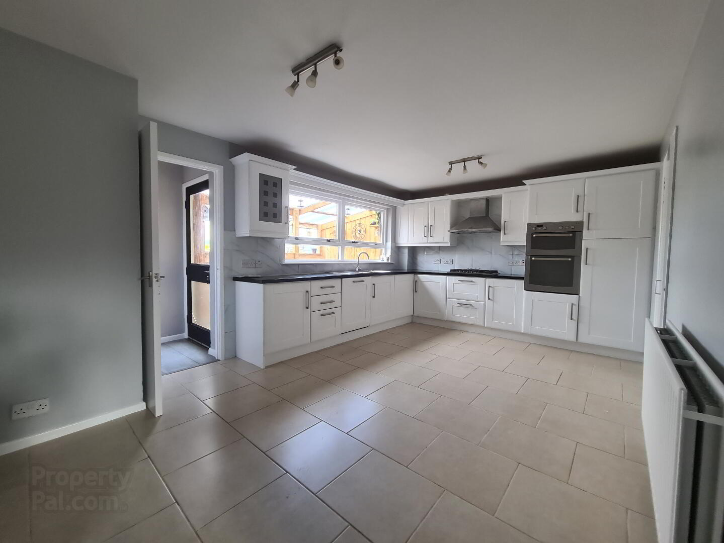 154 Carlton Drive 9 of 31