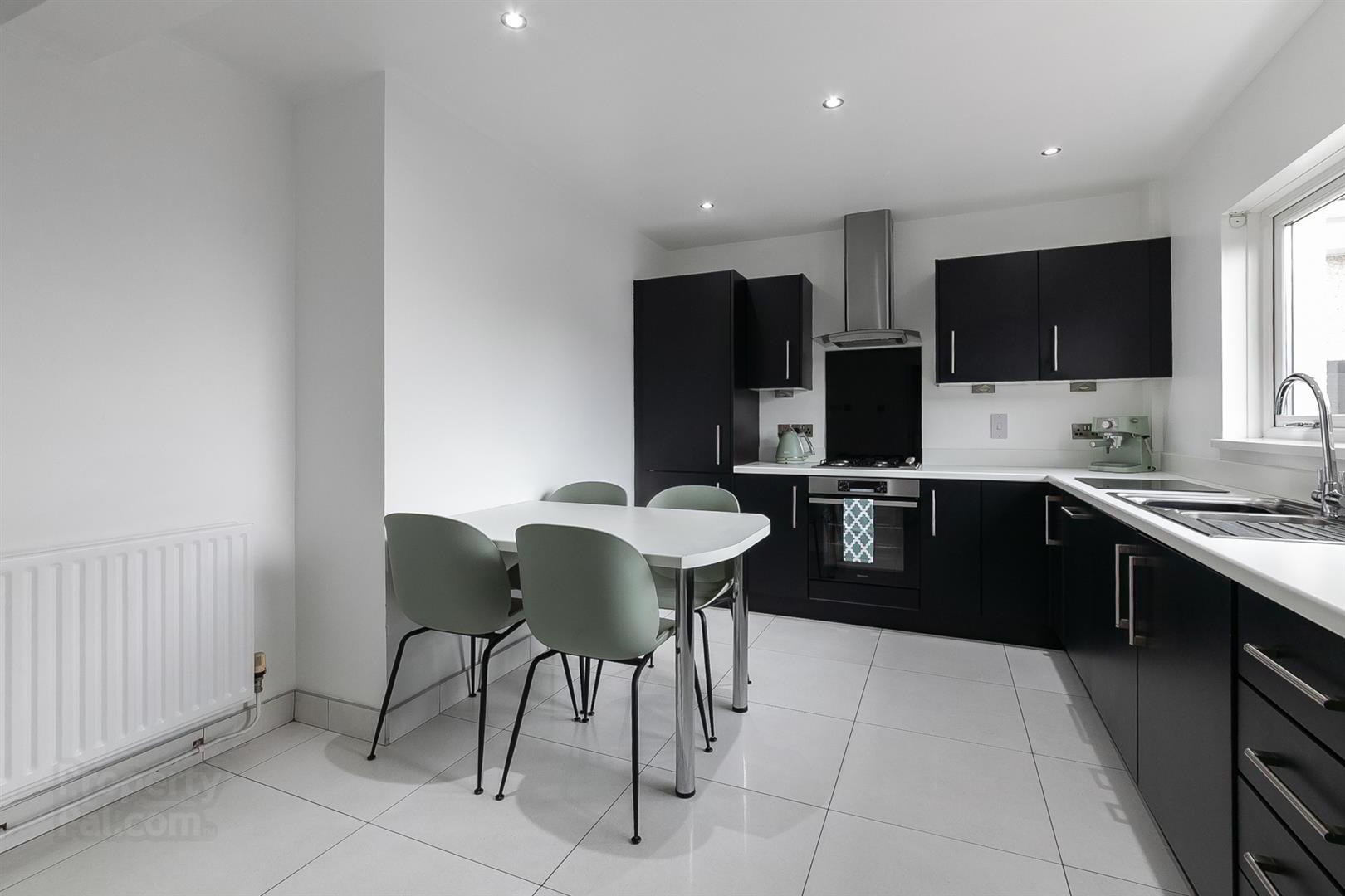 3 Glanroy Crescent 7 of 22