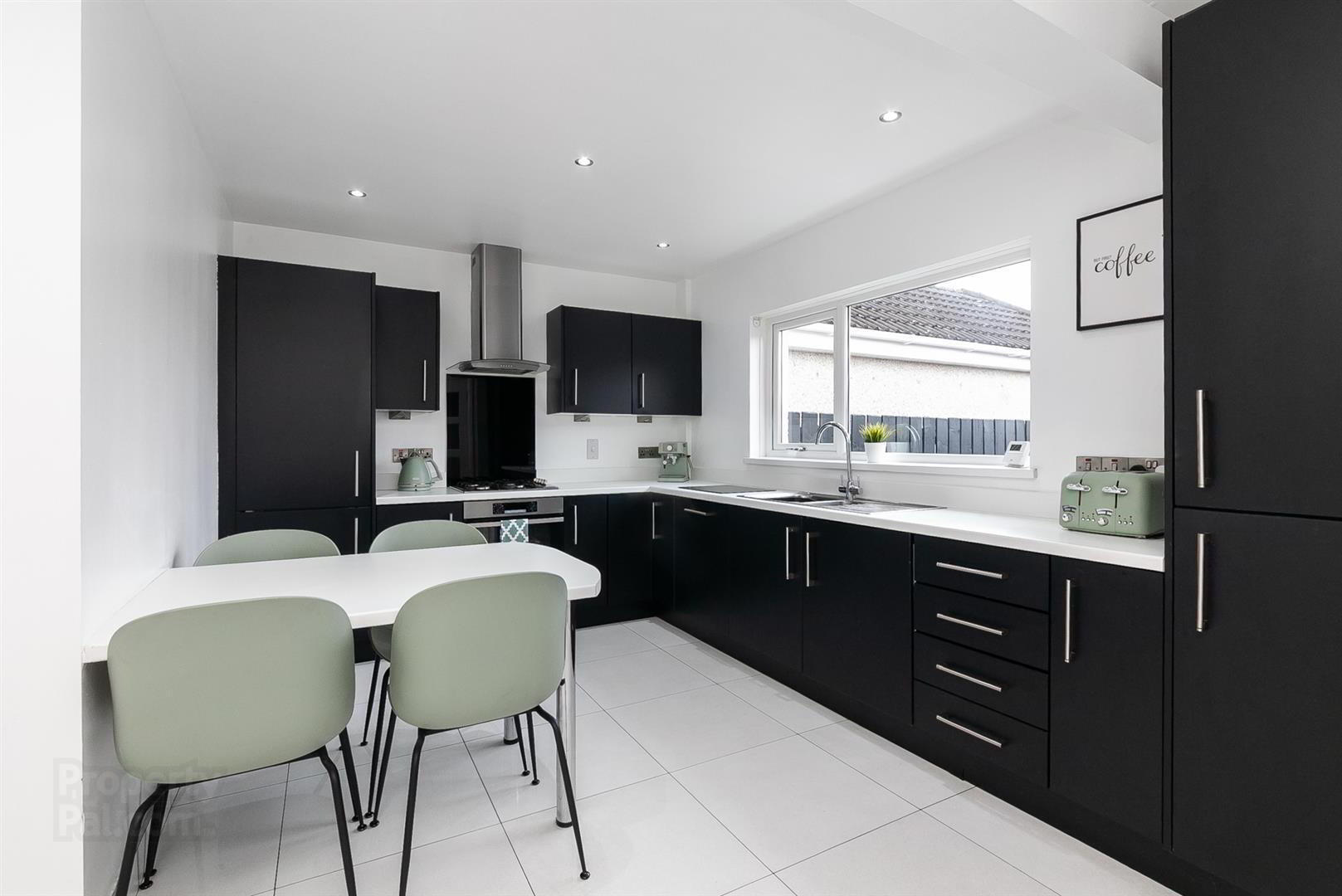 3 Glanroy Crescent 6 of 22