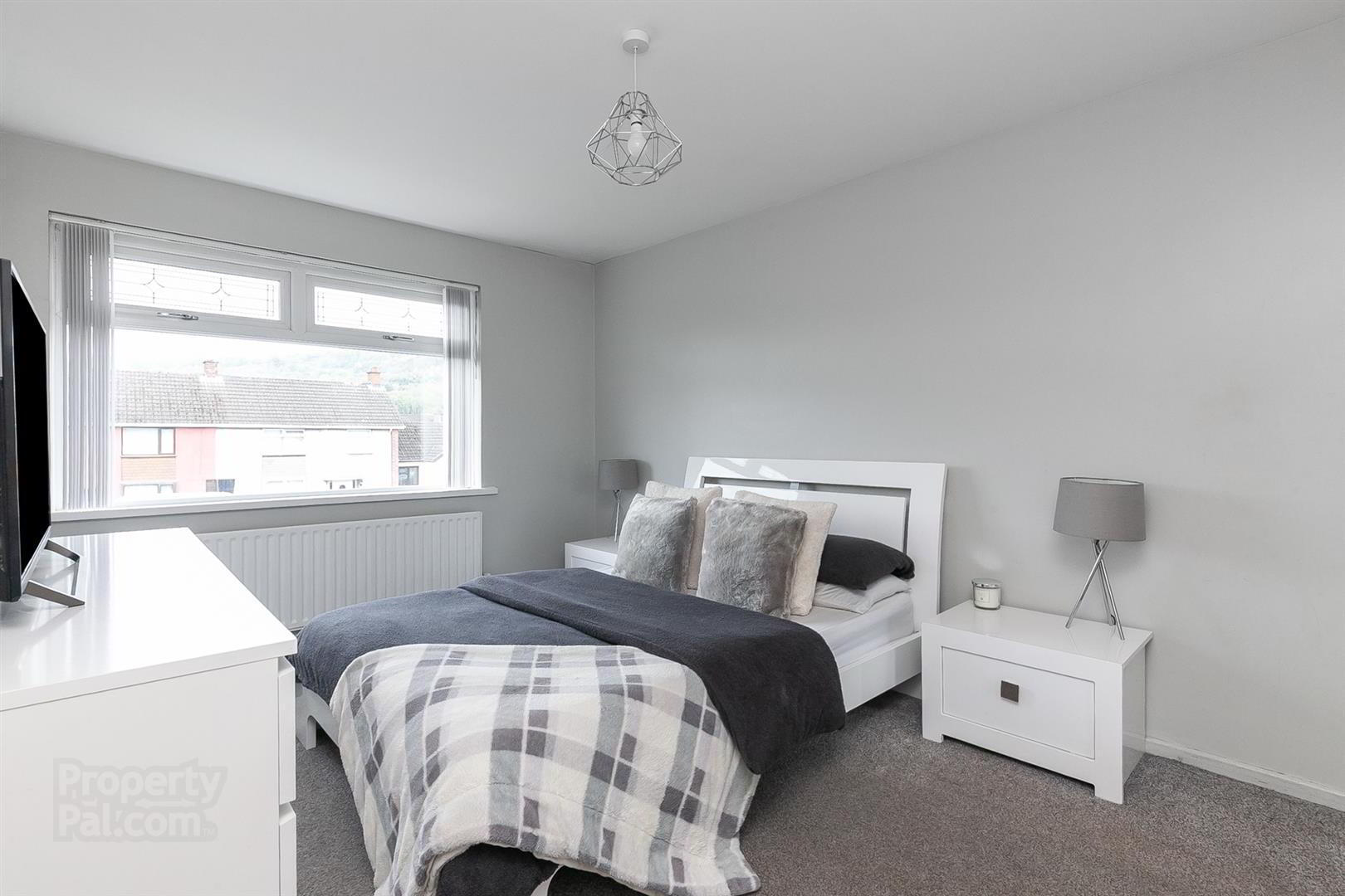 3 Glanroy Crescent 11 of 22