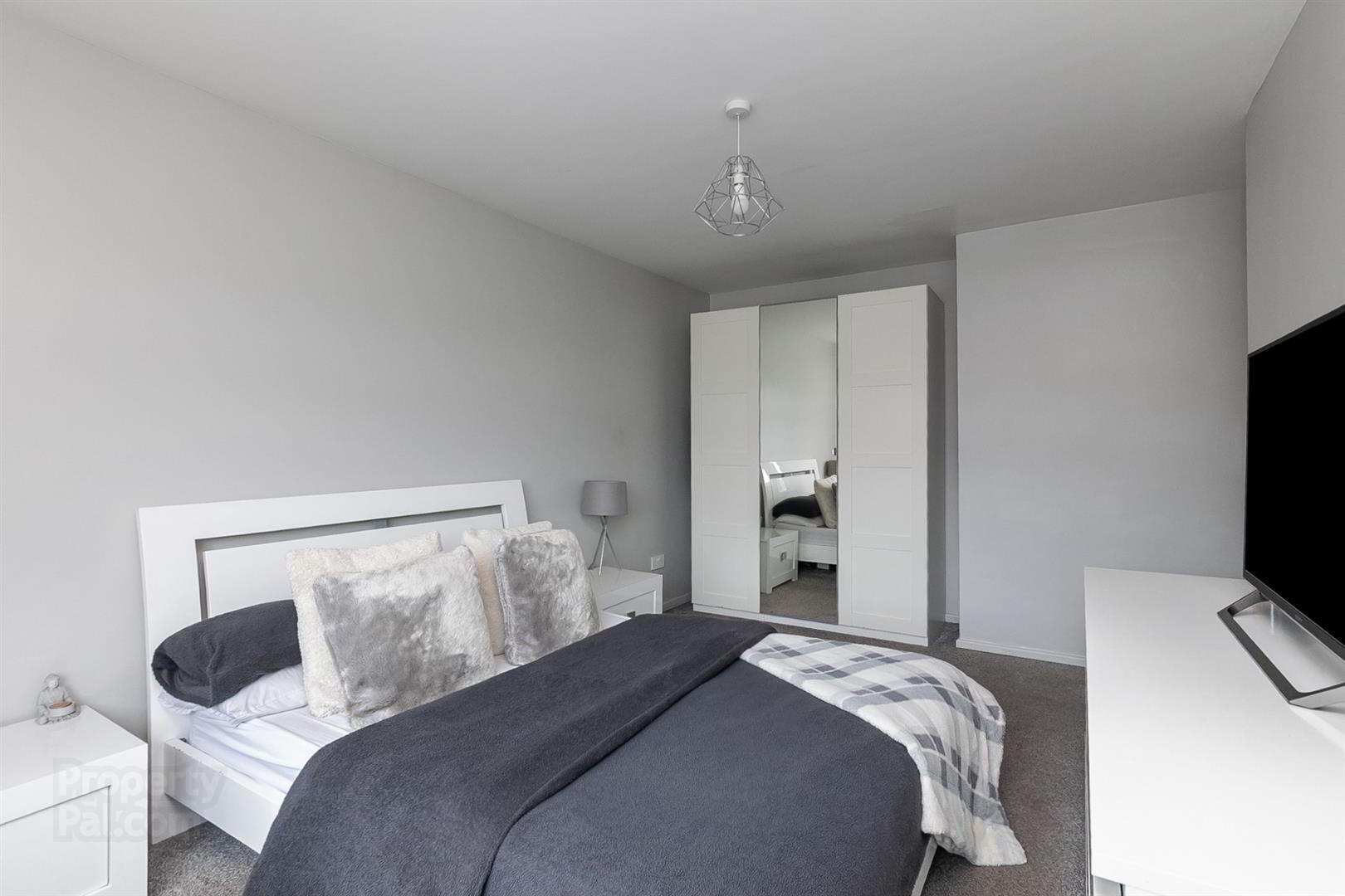 3 Glanroy Crescent 13 of 22