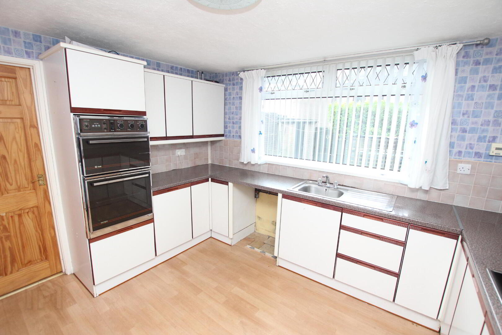 property description image