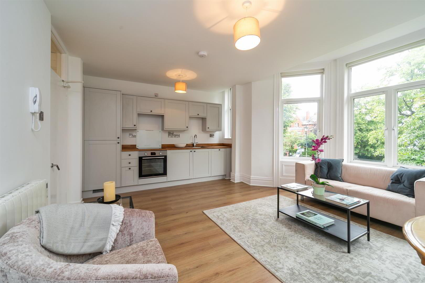 Apt 4, 41 Adelaide Park 7 of 15