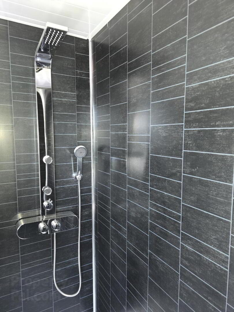Unit A, 23 Belvoir Drive 5 of 8