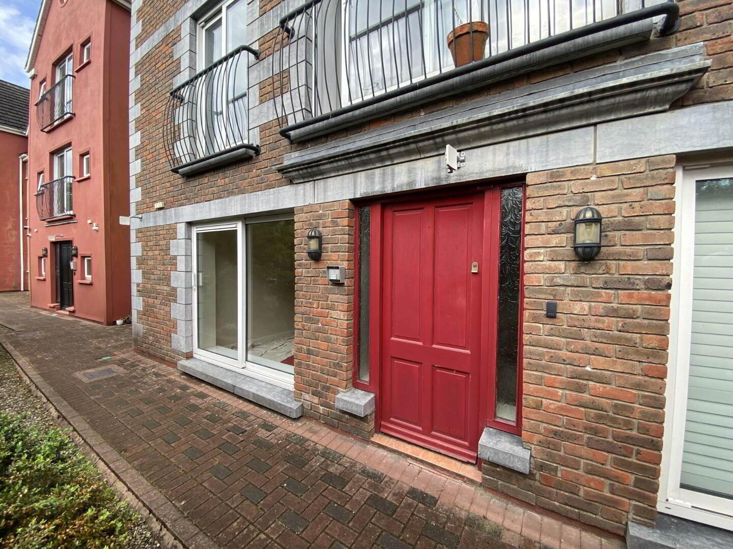 property description image