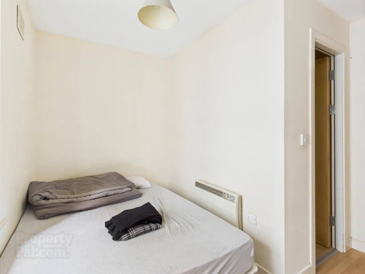 Apt, 17 Penrose Court 4 of 7