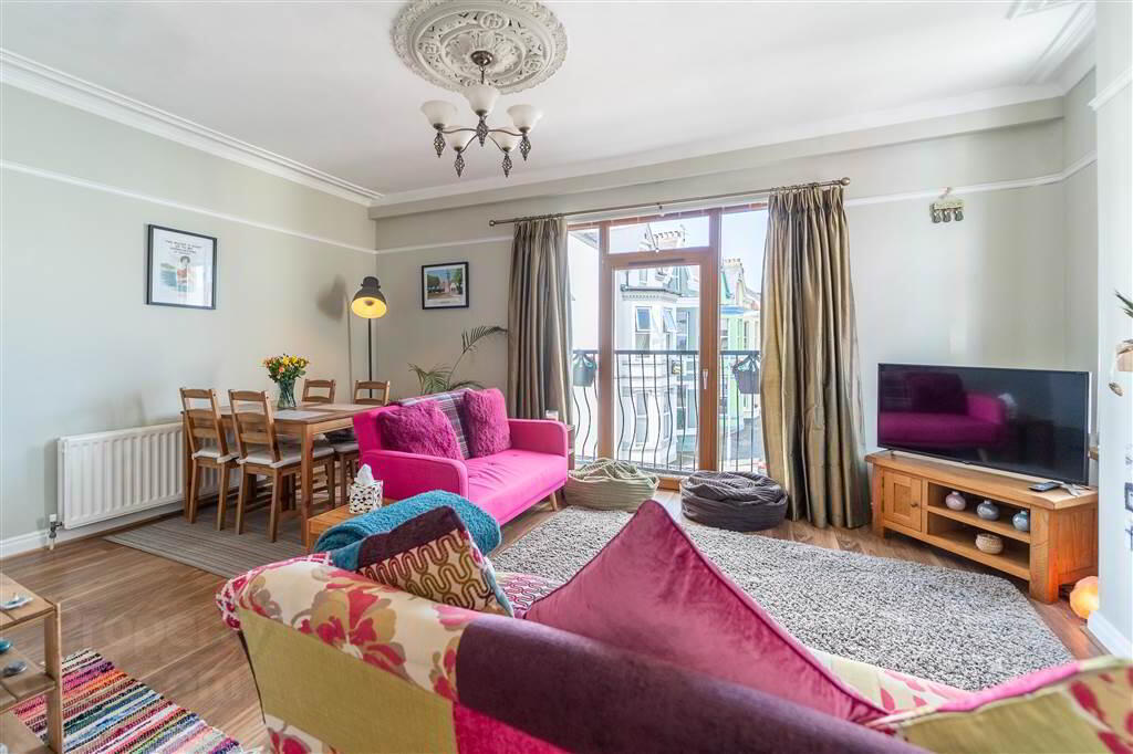 52 Holborn Avenue 6 of 25