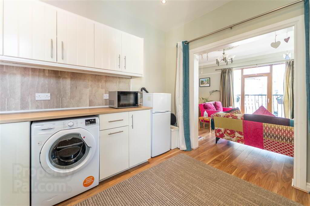 52 Holborn Avenue 9 of 25