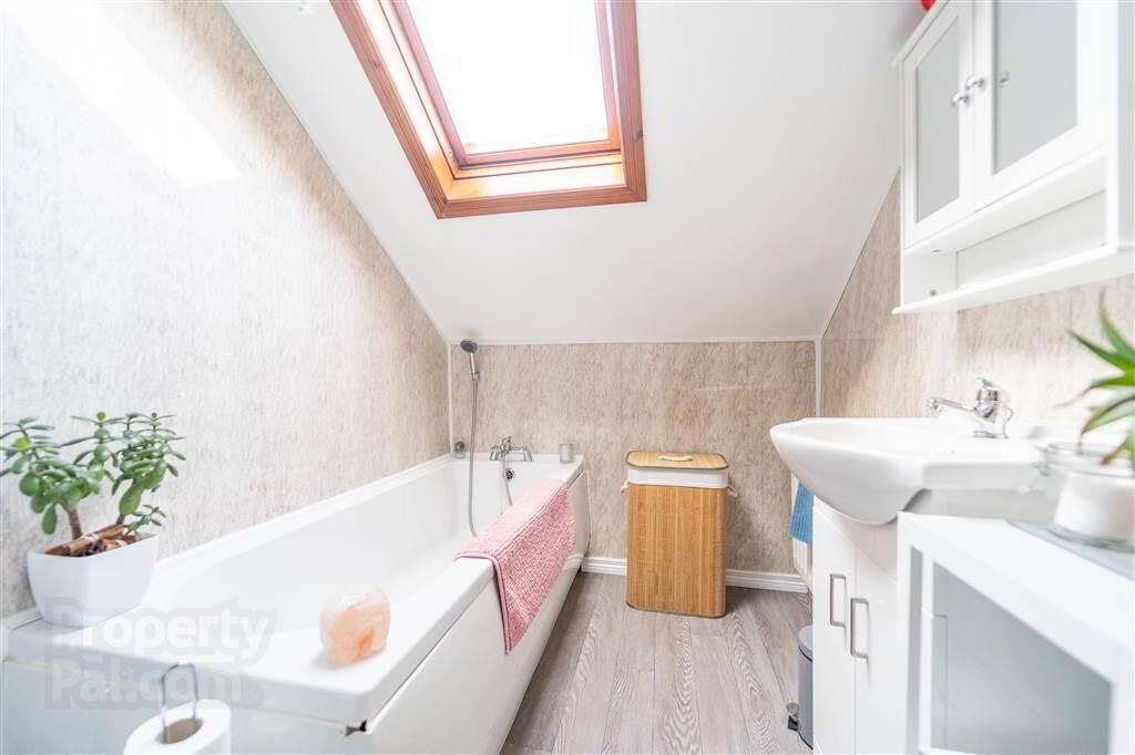 52 Holborn Avenue 16 of 25