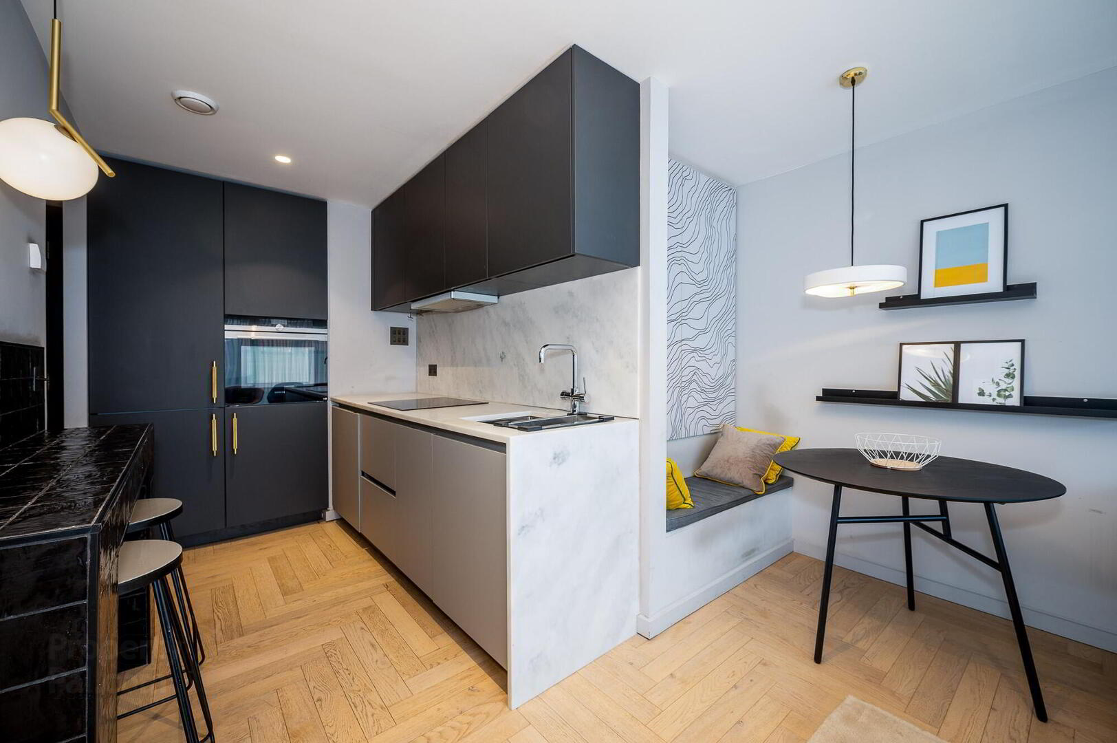 Apt 11 FX Building, 14-18 Montgomery Street 11 of 25