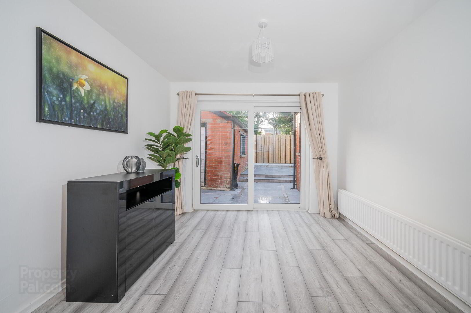 35 Sharman Road 7 of 20