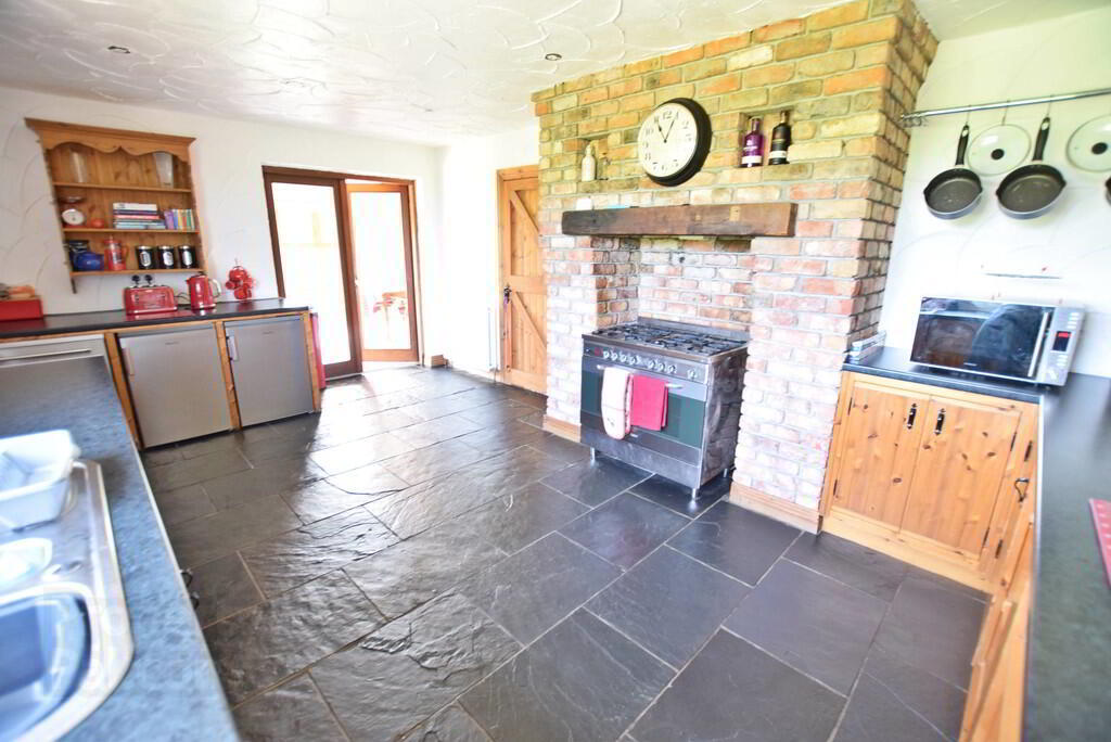 44 Glebe Road 6 of 31