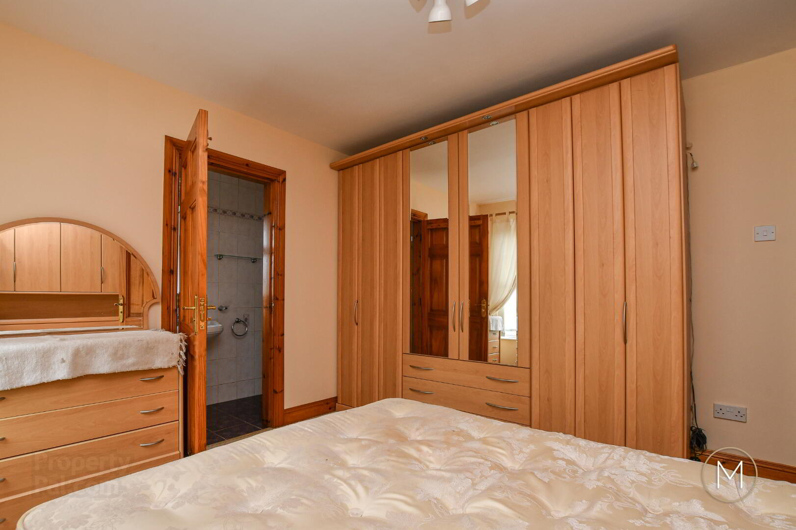20 Ingledene 23 of 41