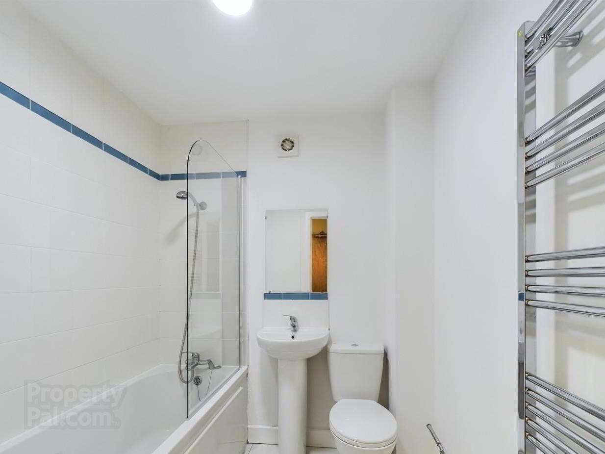 Apt 3, 1 Woodcot Avenue 6 of 6