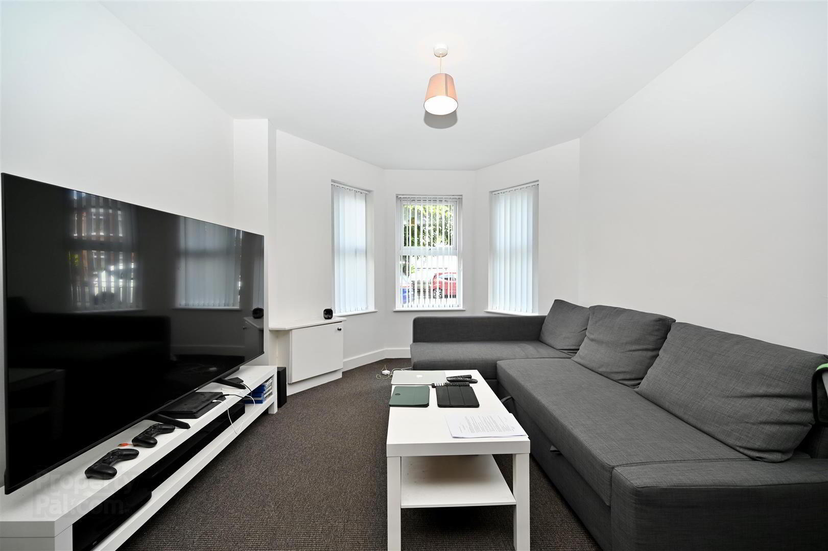 Apt 3, 1 Woodcot Avenue 3 of 6