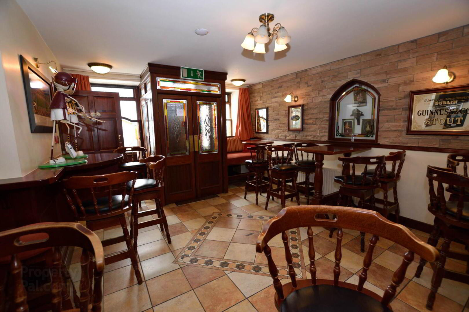 Fox`s Pub 4 of 26