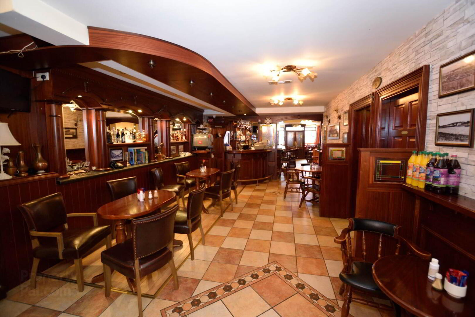 Fox`s Pub 5 of 26